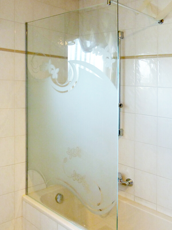 Glasmalerei Sattler, Badewannenaufsatz aus Glas